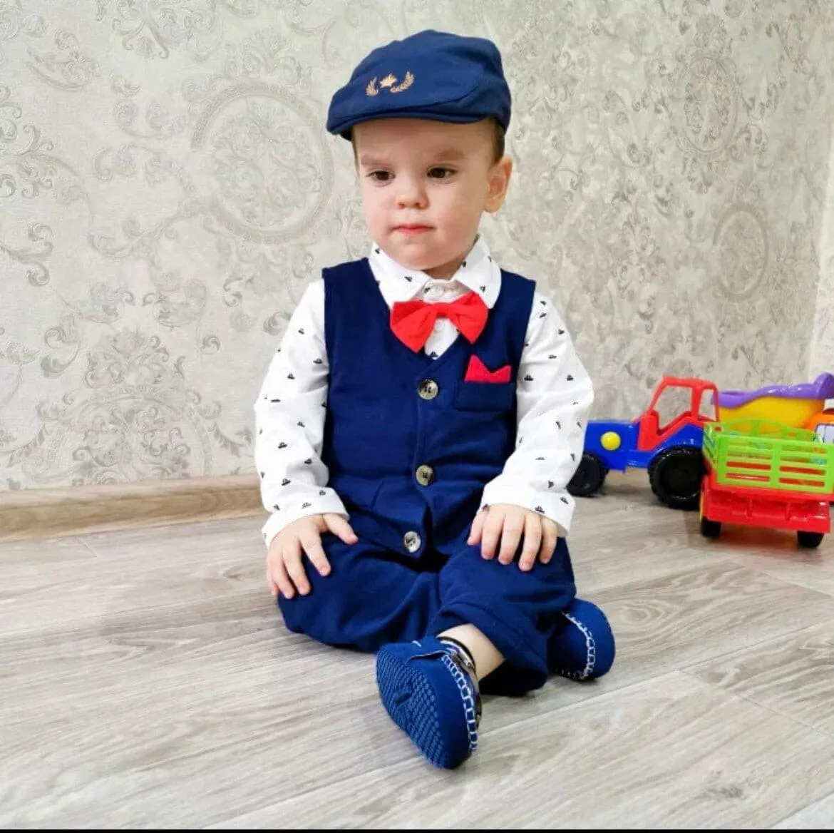 Baby Boy Formal Suit Set   Hat   Waistcoat